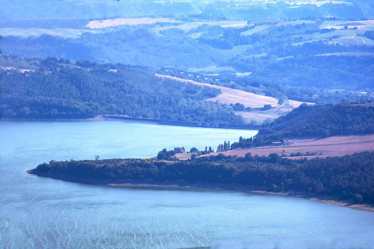 Вилла Castello Di Titignano Орвието Экстерьер фото